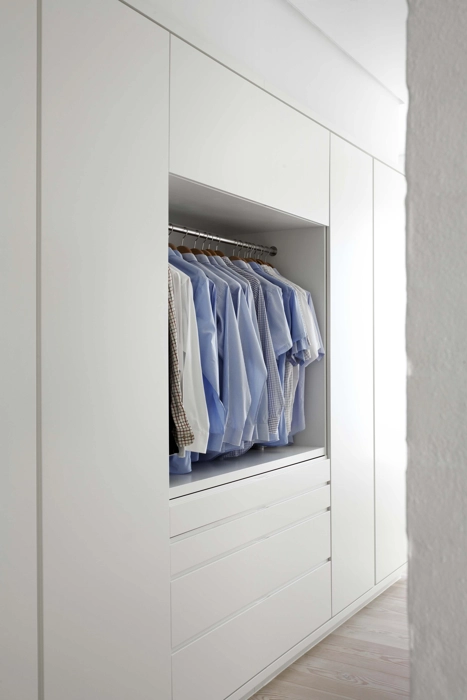 specialfremstilled walk-in closet