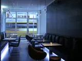 Restaurant og cafe indretning, med stemningsfyldt miljø, som skaber de hyggelige rammer for både cafe og Restaurant