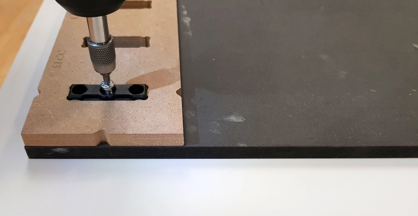 montering af wood-click i skabelon